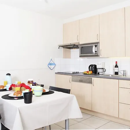 아파트 Stylish In With Pool