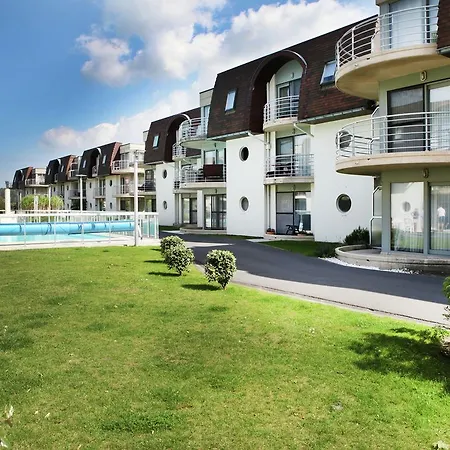 Stylish In With Pool Apartman